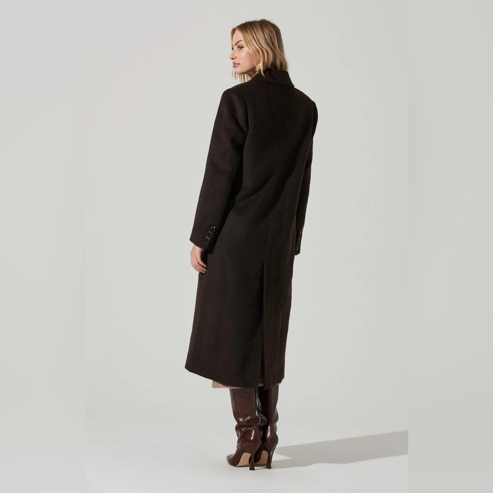 ASTR MORANA OVERSIZED BOUCLE COAT  Dark Brown/ Chocolate Size: Small - Picture 4 of 6